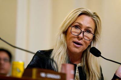 Marjorie Taylor Greene trak sig i begyndelsen af året fra sin post i Kongressen efter stridigheder med præsident Donald Trump. Nu kalder hun Trump-støtter for en »kult« og erklærer Maga-bevægelsen for død.