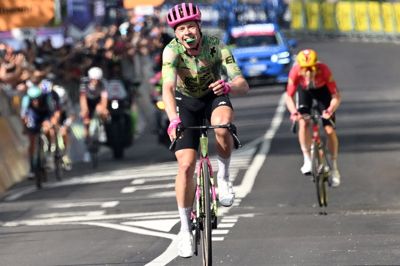 Michael Valgren viste i foråret, at han stadig er i stand til at vinde store løb, da han kørte først over målstregen på en etape i Giro d'Italia.