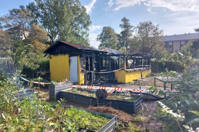 Intet stod til at redde, da brandvæsnet blev kaldt ud til kolonihaveforeningen »Korsørgaarden« i Herning til branden i kolonihavehuset.