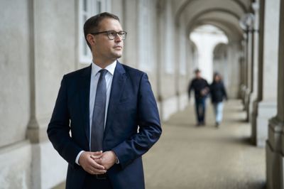 Cristian Rabjerg Madsen, minister for natur og dyrevelfærd, står fast på, at der lovhjemmel bag det midlertidige svinestop.