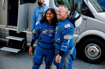 Astronauterne Butch Wilmore og Suni Williams vendte i marts 2025 tilbage til Jorden, efter at de havde været strandet på Den Internationale Rumstation (ISS) i ni måneder. Årsagen var problemer med rumfartøjet »Starliner«.