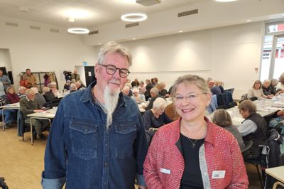Per Højslet og Ann Brewster Rosendal tager ofte bilen i stedet for bussen. Det er ren vane, erkender de. Men nu er de klar til at tage bussen.