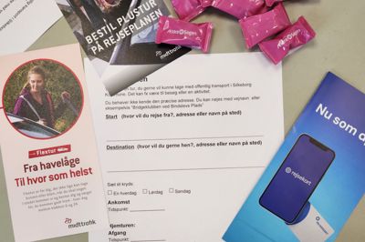 Der var lektier til de mange deltagere på kurset. De skulle vise, hvordan de kunne tage bussen fra et sted til et andet. Det var ikke nemt, når der kan være gået mange år siden sidste bustur. Senere på kurset blev det demonstreret, hvordan de med flextrafik kan komme frem.