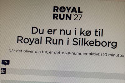 Tusindvis af interesserede løbere sidder lige nu i kø for at få et af de eftertragtede startnumre.