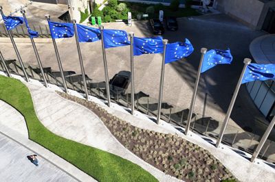 Storbritanniens premierminister har onsdag åbnet for debatten om landets rolle i EU.