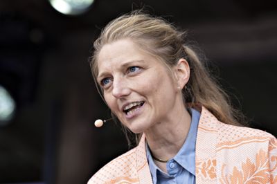 Kulturminister Zenia Stampe er i dialog med flere af idrættens aktører og har nu indkaldt dem til et fælles møde, hvor hun vil lægge op til at lave en fælles idrætspolitisk ramme.