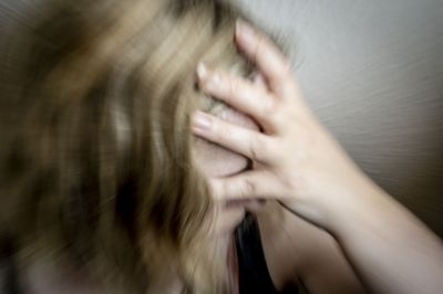 Fra 1. oktober får unge mellem 18 og 24 år med let til moderat angst og depression en ny ret til hurtig behandling. (Modelfoto).