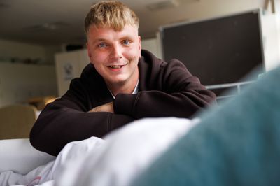 22-årige Markus Søndergaard Tanderup fra Skive er begyndt på uddannelsen som social- og sundhedshjælper.