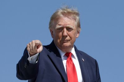 Donald Trump, der her stiger om bord på Air Force One torsdag, holdt i september en tale på FN's Generalforsamling, hvor han opfordrede til en ændring af navnet for kunstig intelligens. Det kan være årsagen til en pludselig stigning i registreringer af slovenske domænenavne.
