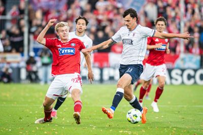 William Møller (tv.) har fået spilletid i otte af sæsonens ni superligakampe for SIF.