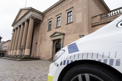 Københavns Byret afgjorde i august, at Dehn-A ApS skulle fraflytte syv lejemål i København. Det krav skal nu behandles af fogedretten, efter at selskabet har fået afvist sin anke.