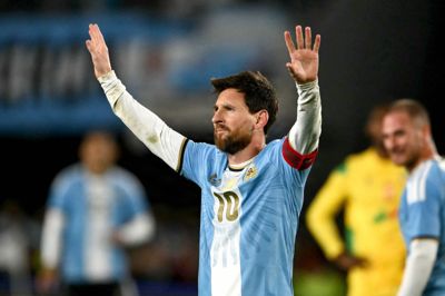 Den argentinske fodboldstjerne Lionel Messi sagde natten til onsdag dansk tid farvel til landsholdet med en scoring og to oplæg i venskabskampen mod Benin.