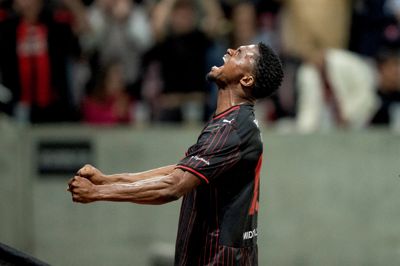 Friday Etim brøler glæden ud efter sin udligning til 1-1 mod FC Nordsjælland.