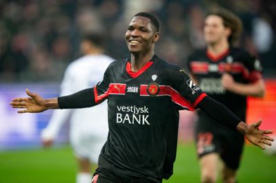 Søndagens topkamp mod FC København nærmer sig, og FCM-spilleren Ousmane Diao er tilbage i træningsgruppen. Her ses han jublende, efter han har scoret til 3-2 under kampen mellem FC Midtjylland og FC København i mesterskabsspillet på MCH Arena i Herning torsdag den 17. april 2025.