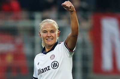 Pernille Harder har vundet 11 mesterskaber i træk med fire forskellige klubber. Senest hjalp hun Bayern München til en tysk double.