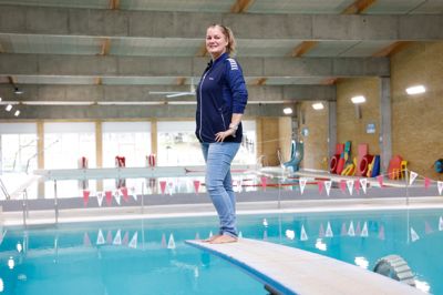 Det er måske en overdrivelse, at Videbæk Svømme Club var i færd med at gå planken ud, men klubben kunne ikke finde en formand, og så valgte Maria Kobberholm at overtage formandsposten i en sportsgren, som hun kender særdeles godt.