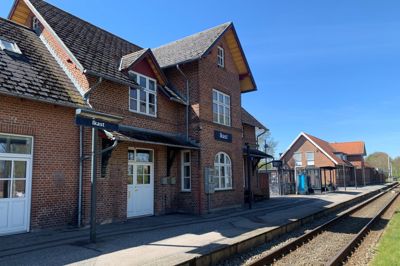 Nu bliver adgangsforholdene til Ikast Station forbedret.