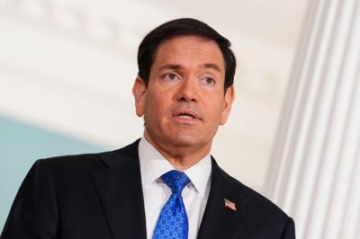 USA's udenrigsminister, Marco Rubio, betegner seneste angreb mod international lufthavn i Saudi-Arabien som forkasteligt.