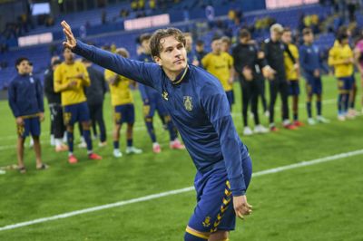 Jacob Ambæk blev hyldet af Brøndbys fans efter sine to mål mod Lyngby.