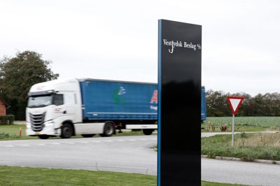 Trafikken på Pugdalvej er tæt. En cykelsti står højt på ønskesedlen hos Vildbjerg Borgerforening og Vildbjerg Erhvervsforening. Derfor har de sendt et bekymringsbrev til Herning Kommune. Herning Kommune vil nu nu undersøge behovet for en cykelsti. Det sker som led i kommunens sædvanlige behandling af den type henvendelser.