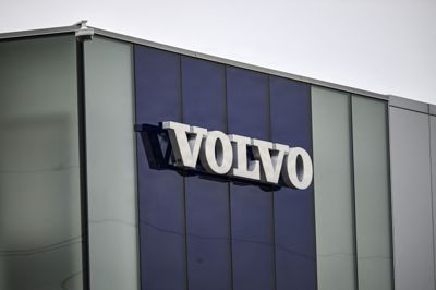 Ifølge Volvo Cars har man ikke modtaget nogen meldinger om personskade som konsekvens af defekten. - Sikkerhed er dog altid vores højeste prioritet, siger den svenske industrikoncern til det svenske medie Carup.