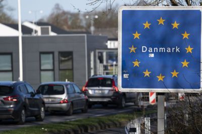 Der vil fortsat være midlertidig grænsekontrol ved den danske grænse, der her er fotograferet ved Kruså i 2020.