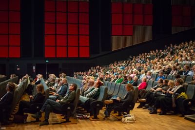 I år bliver deltagerne i Skivekonferencen mødt af en demonstration foran Kulturcenter Skive. Billedet er fra den tilsvarende konference i 2024.