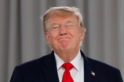 Ifølge Donald Trump vil balsalen være færdigbygget i løbet af sommeren 2028. Trump har fremhævet balsalen som en afgørende tilføjelse til Det Hvide Hus og som et varigt symbol på hans tid som præsident.