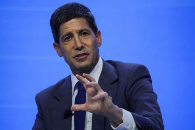 USA's centralbankchef, Kevin Warsh, udtalte sig fredag morgen dansk tid under årsmødet mellem Den Internationale Valutafond og Verdensbanken i Bangkok i Thailand.