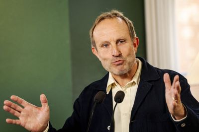 Martin Lidegaard (R) er fredag blevet frifundet i en injuriesag anlagt af Morten Messerschmidt (DF).