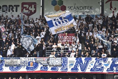 Her ses udeholdets fans på Cepheus Park i superligakampen mellem Randers FC og AGF i august.