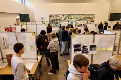 Elever fra Hyldgårdsskolen i Ikast og Artium-skolen i Brande dystede tirsdag i den første lokalfinale i årets Projekt Edison