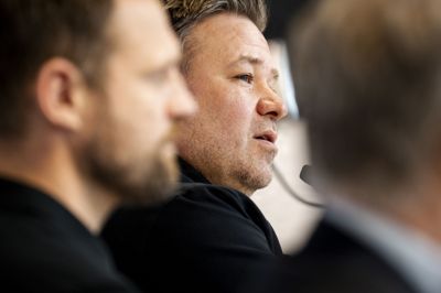 Jacob Lauesen, der er direktør i FC København, forklarer, at klubben har spillere, der ikke tør udtrykke deres følelser efter kampene i Superligaen i kølvandet på en karantæne til Andreas Cornelius.