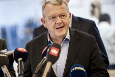 Hvis nogen kopierer Lars Løkke Rasmussens tilbud til Mike Fonseca om at forlade Folketinget for en pose penge, kan det fremover blive gjort strafbart. Det skriver flere medier på baggrund af et lovforslag.