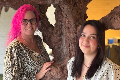 Sanne og Amanda Væver bor i Thorning, og åbner nu forretning i Østergade i Karup i den tidligere skoforretning.