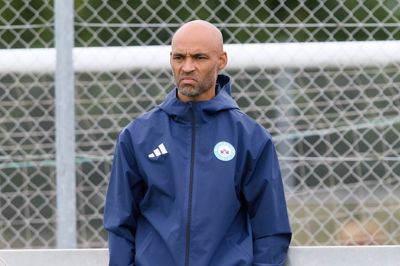 Thomas Røll har ikke så meget at smile over for tiden, når det gælder det U19-ligahold, han står i spidsen for.