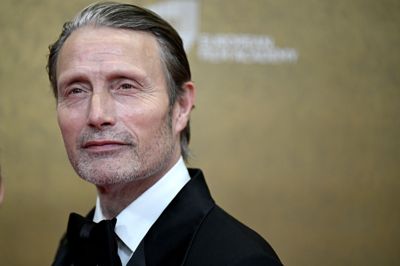 Mads Mikkelsens medvirken i den franske film »Coco Chanel & Igor Stravinsky« fremhæves blandt andet.