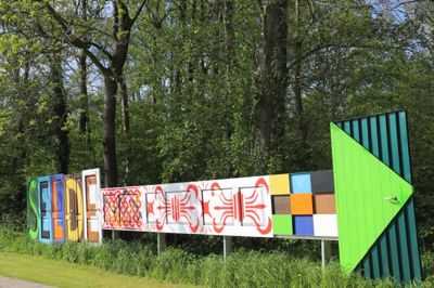 Selde er kendt for kunst og skulptur. Visionen er at skabe et kulturhus i de tidligere skolebygninger.