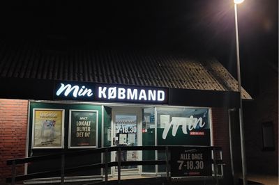 En tidligere ansat hos Min Købmand i Hodsager er tiltalt for at bedrive underslæb for 188.000 kroner mod butikken.