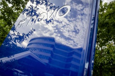 En amerikansk dommer har mandag afvist Novos anmodning om midlertidigt at stoppe en række reklamer fra konkurrenten Eli Lilly. Det sker, efter at Novo i juli anmodede om et midlertidigt påbud mod bestemte reklamer.