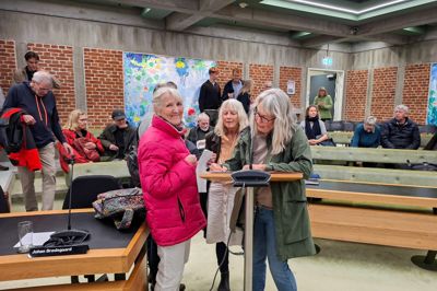 Vradsborgerne stod nærmest i kø for at skrive sig på talerlisten til byrådsmødet, hvor der sædvanen tro var sat en halv time af til »dialogmøde med borgerne«. Det endte dog med at tage cirka en time, fordi så mange ønskede at få ordet.