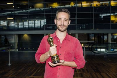Anders Walter har tidligere stået bag efterkrigsdramaet »Når befrielsen kommer« og kortfilmen »Helium«, der i 2014 indbragte ham en Oscar.