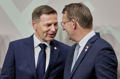 Det var Estlands forsvarsminister Hanno Pevkur og forsvarsminister Troels Lund Poulsen (V), der aftale den danske donation til Ukraine gennem Estland i april 2025. Her er de fotograferet under et EU-forsvarsministermøde i København i august 2025. Hanno Pevkur har siden mistet sit job.