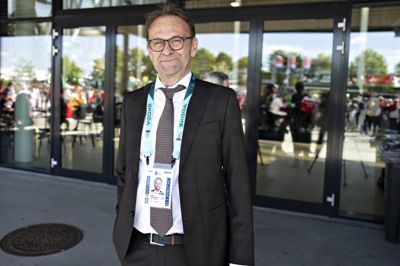Henrik Bach Nielsen har haft en toppost i IIHF frem til oktober i år.
