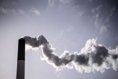 Klimatopmødet COP28 landede en historisk aftale om at omstille verden væk fra fossile brændstoffer, men brugen af dem stiger stadig globalt.