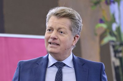 Lørdag er Troels Mylenberg død. Familien var samlet, da han fik fred, skriver de i mindeord ifølge TV 2 Fyn.