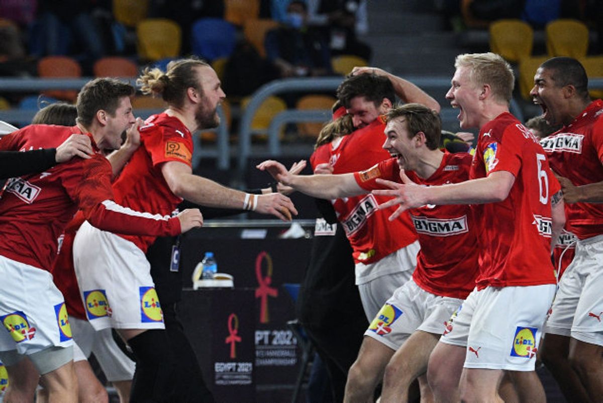 Danmark vandt sit første VM i håndbold i 2019, og landsholdet forsvarede titlen i Egypten. Sverige har vundet VM fire gange, men den seneste titel ligger 22 år tilbage. Foto: Anne-Christine Poujoulat/AFP