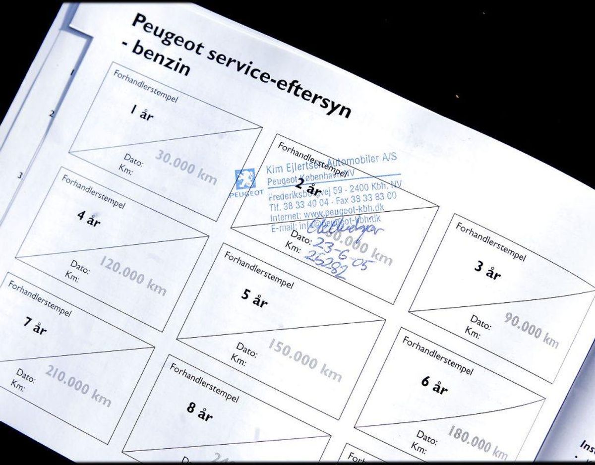 Hver sjette slutseddel er forkert. Klik videre og se de 10 hyppigste fej, der sker på slutseddelen ved bilkøb- og salg. Foto: Scanpix