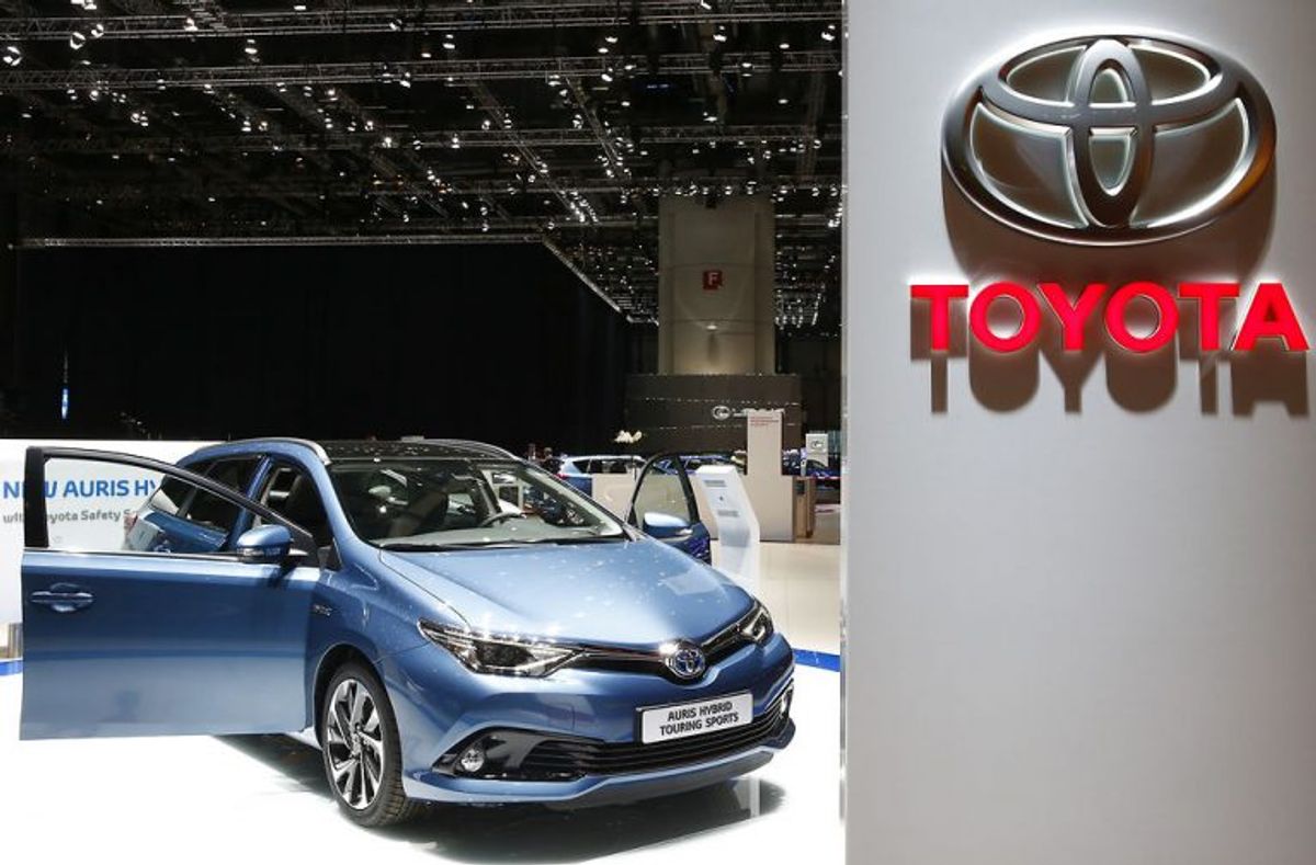 5: Toyota Auris Touring Sports 1.8 hybrid er feltets eneste benzinbil. Den kører 20,8 kilometer på en liter benzin, men lover i papirerne hele 27. Foto: Arnd Wiegmann/Scanpix.