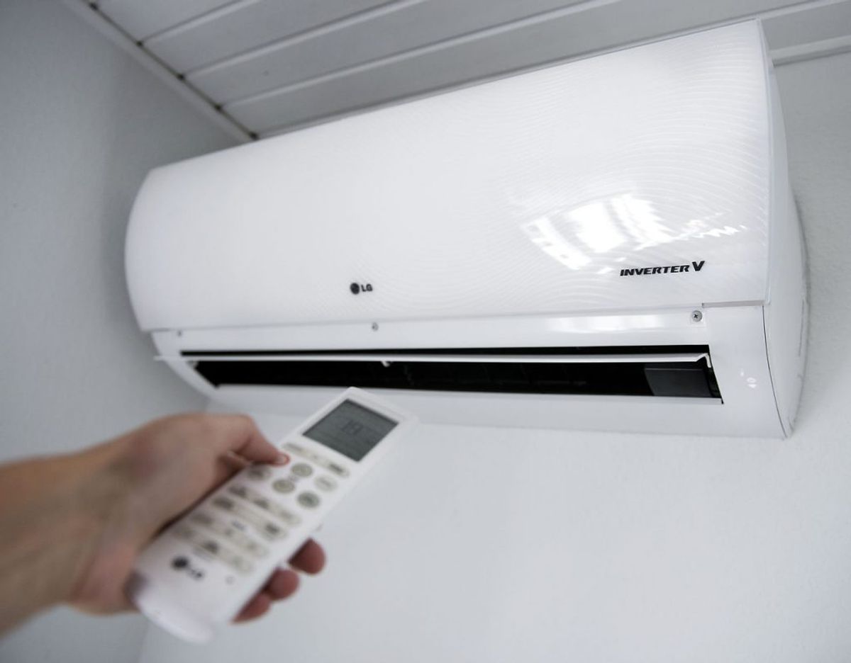 En varmepumpe kan både sænke din varmeregning, mens den også mindsker dit CO2-aftryk. De er dyre at installere, men på sigt tilbagebetaler de investeringen. Foto: Scanpix